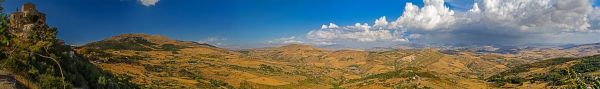 Land_166_2015_Pano_Sizilien_PetraliaSoprana_bisEnna_web176