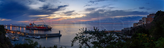 Sunset über dem Hafen von Bastia, Korsika, August 2022