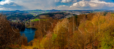 Panorama Daumer Maar in der Eifel